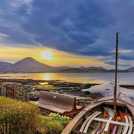 Carnmhor, Isle Of Skye - Stunning 242 Year Old Cottage On Its Own Sea Shore! Breakish Eksteriør billede