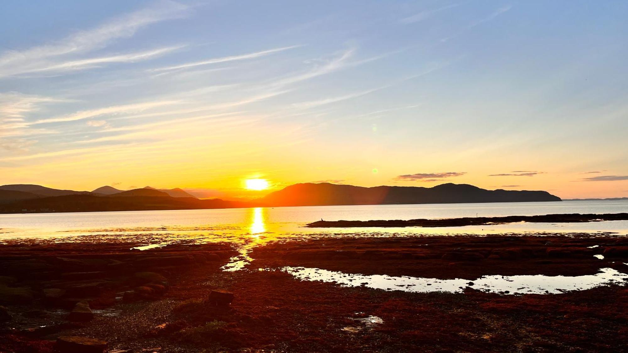 Carnmhor, Isle Of Skye - Stunning 242 Year Old Cottage On Its Own Sea Shore! Breakish Eksteriør billede