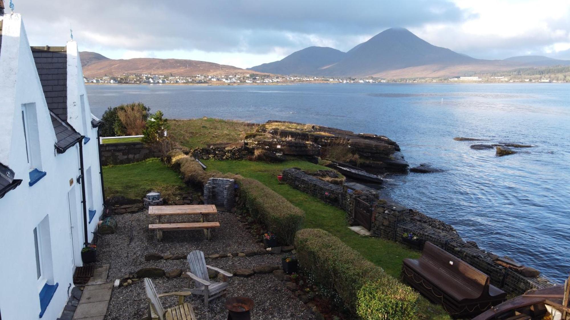 Carnmhor, Isle Of Skye - Stunning 242 Year Old Cottage On Its Own Sea Shore! Breakish Eksteriør billede