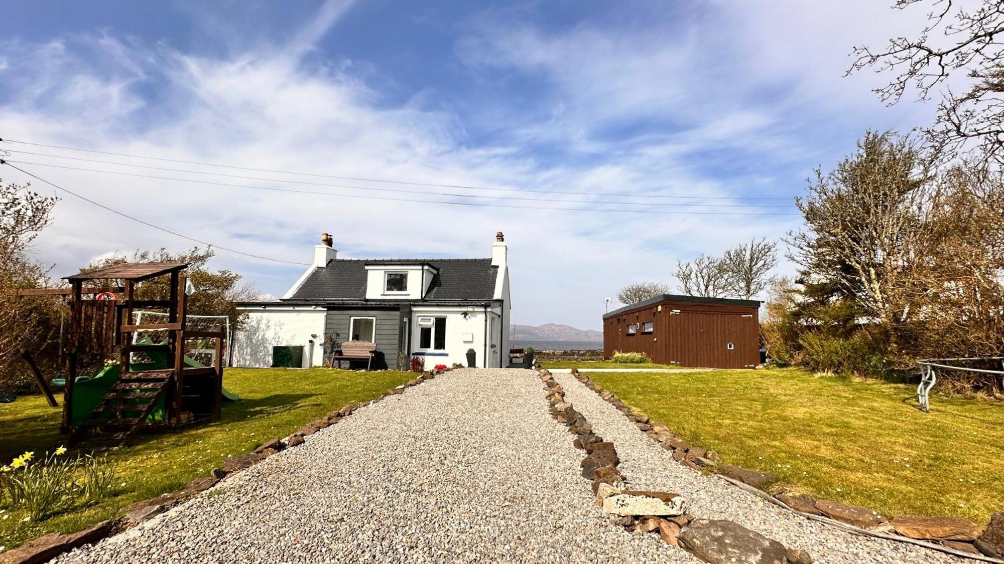 Carnmhor, Isle Of Skye - Stunning 242 Year Old Cottage On Its Own Sea Shore! Breakish Eksteriør billede