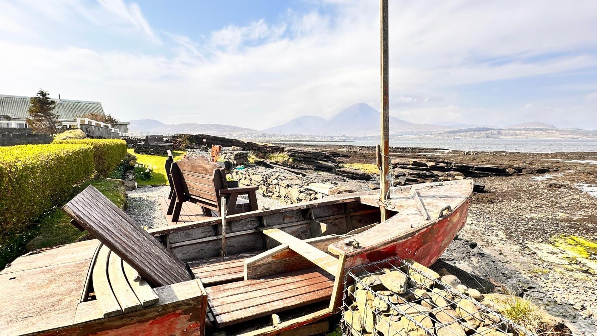 Carnmhor, Isle Of Skye - Stunning 242 Year Old Cottage On Its Own Sea Shore! Breakish Eksteriør billede