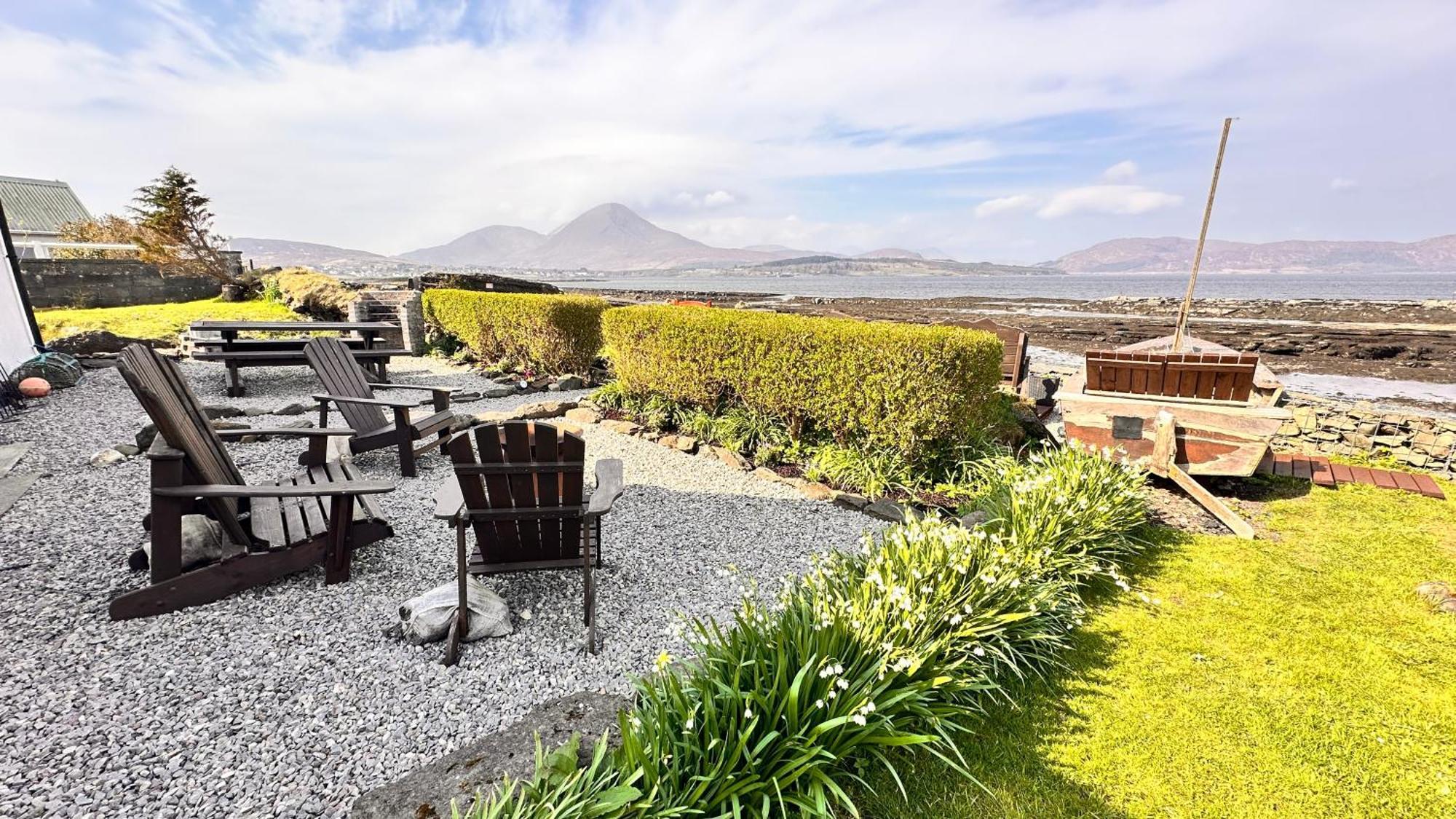 Carnmhor, Isle Of Skye - Stunning 242 Year Old Cottage On Its Own Sea Shore! Breakish Eksteriør billede