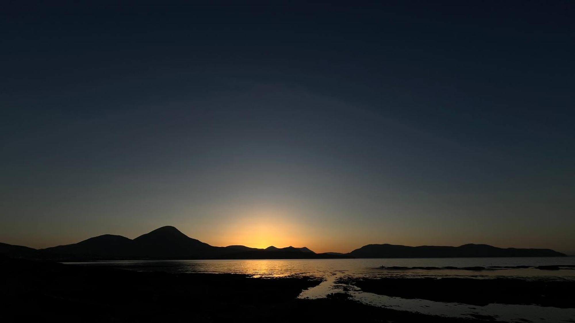 Carnmhor, Isle Of Skye - Stunning 242 Year Old Cottage On Its Own Sea Shore! Breakish Eksteriør billede