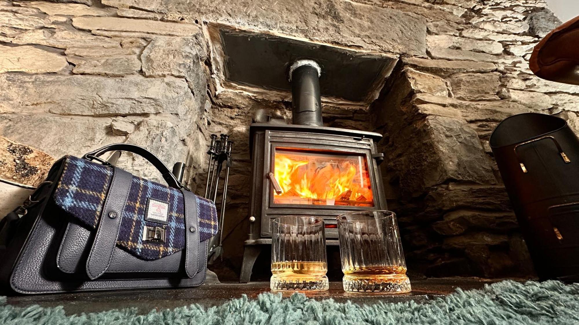 Carnmhor, Isle Of Skye - Stunning 242 Year Old Cottage On Its Own Sea Shore! Breakish Eksteriør billede