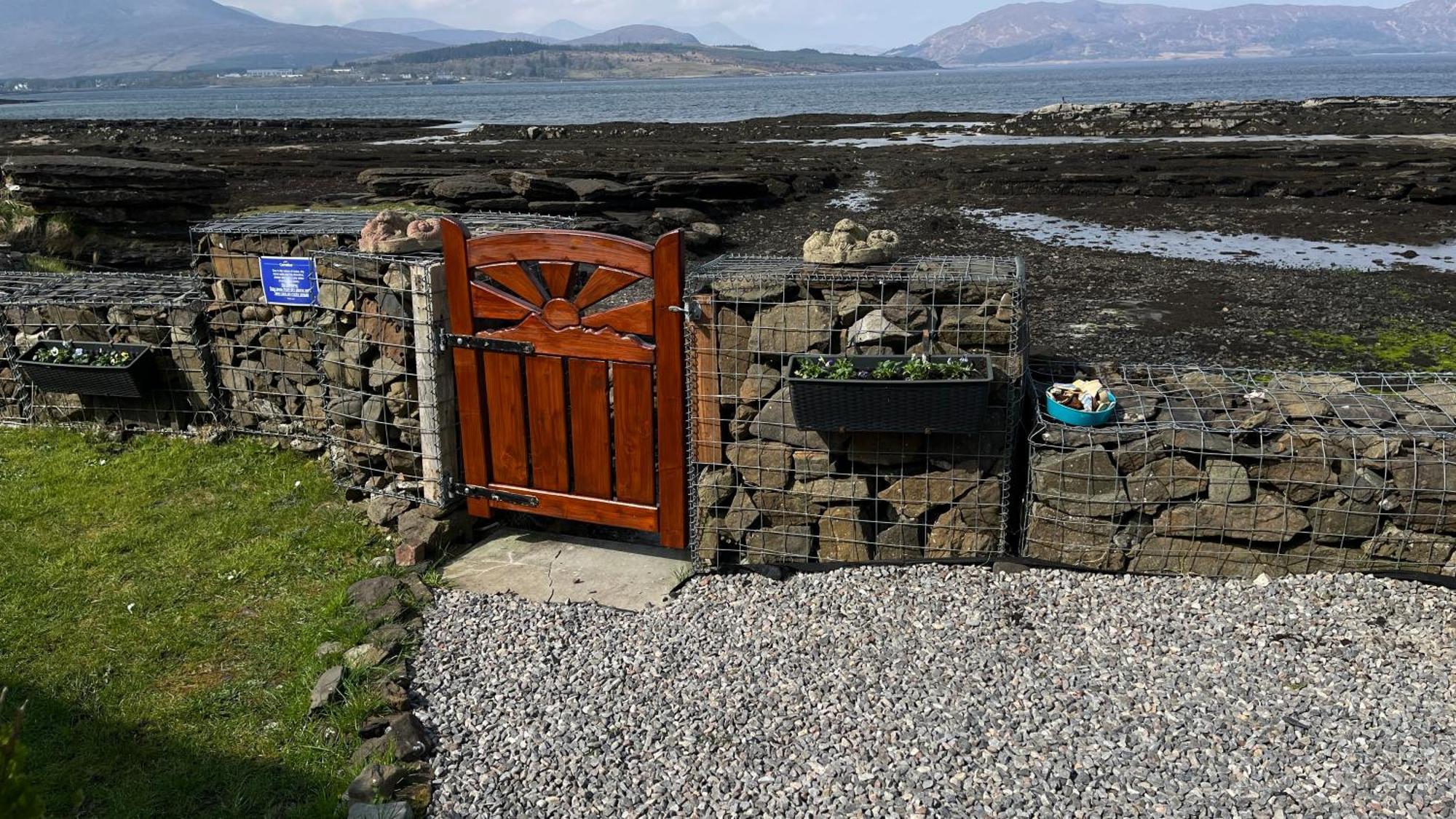 Carnmhor, Isle Of Skye - Stunning 242 Year Old Cottage On Its Own Sea Shore! Breakish Eksteriør billede