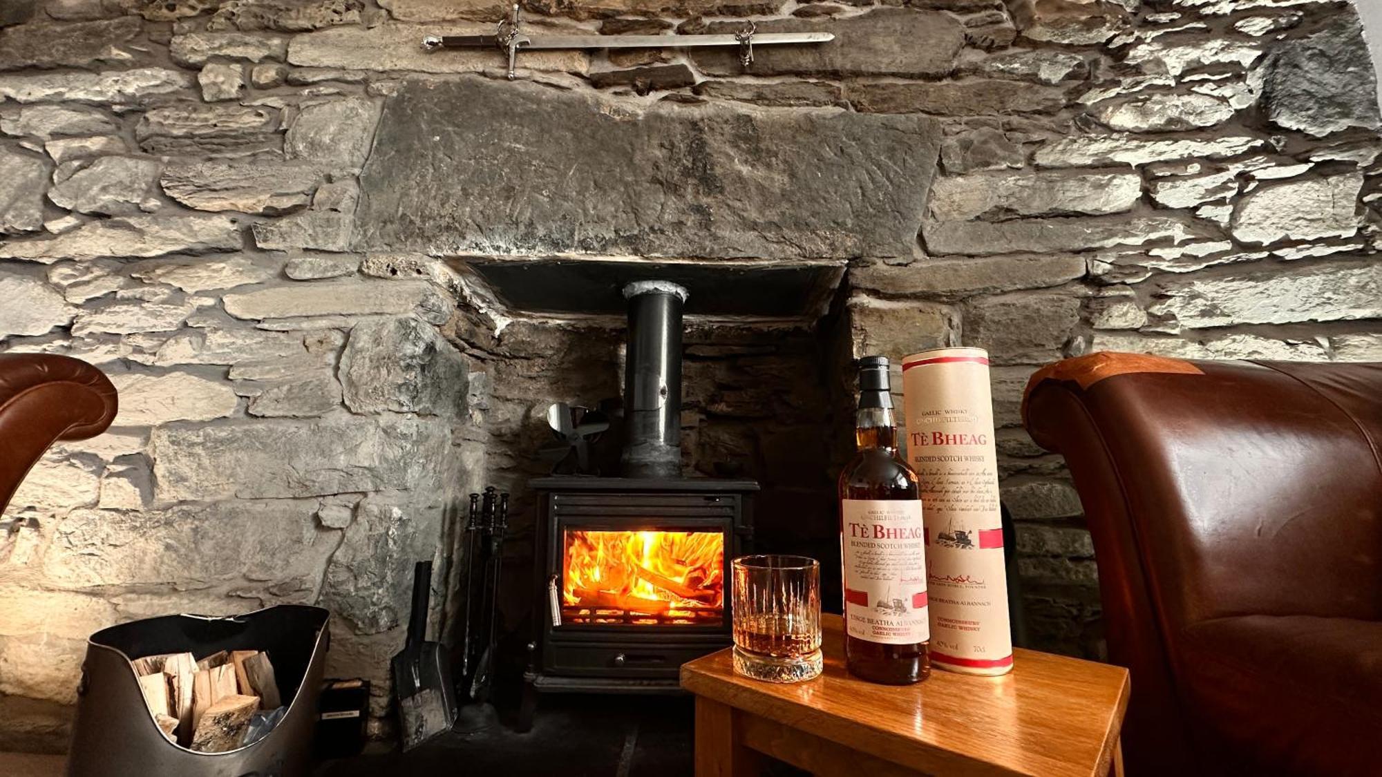 Carnmhor, Isle Of Skye - Stunning 242 Year Old Cottage On Its Own Sea Shore! Breakish Eksteriør billede