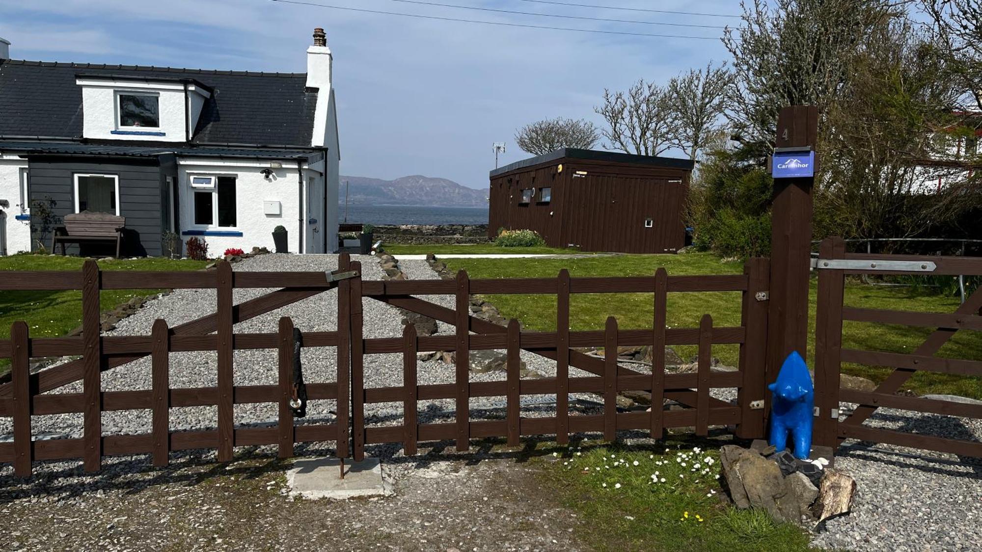 Carnmhor, Isle Of Skye - Stunning 242 Year Old Cottage On Its Own Sea Shore! Breakish Eksteriør billede